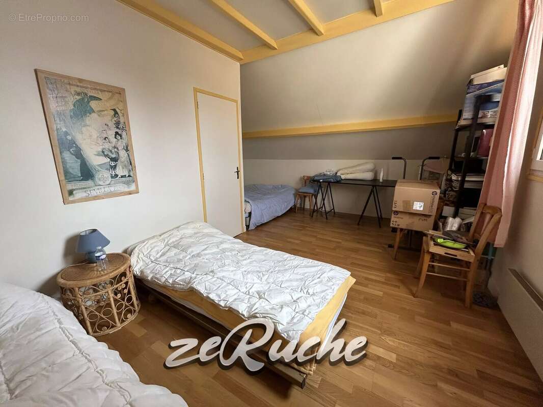 Charmante maison de 130 m² à La Chapelle-du-Bois-des-Faulx - photo 11