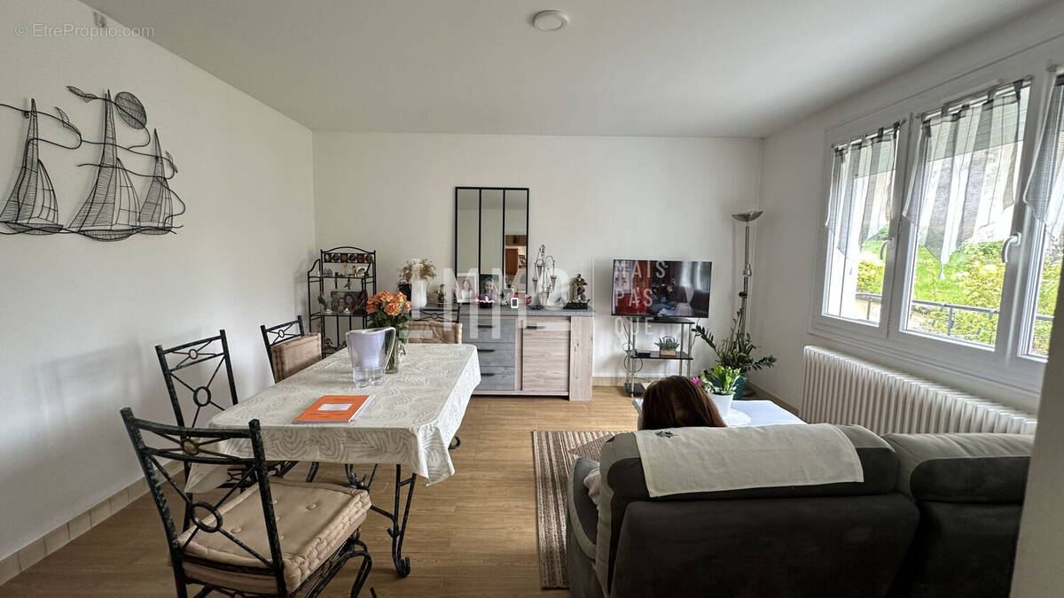 Maison à SAINT-CALAIS