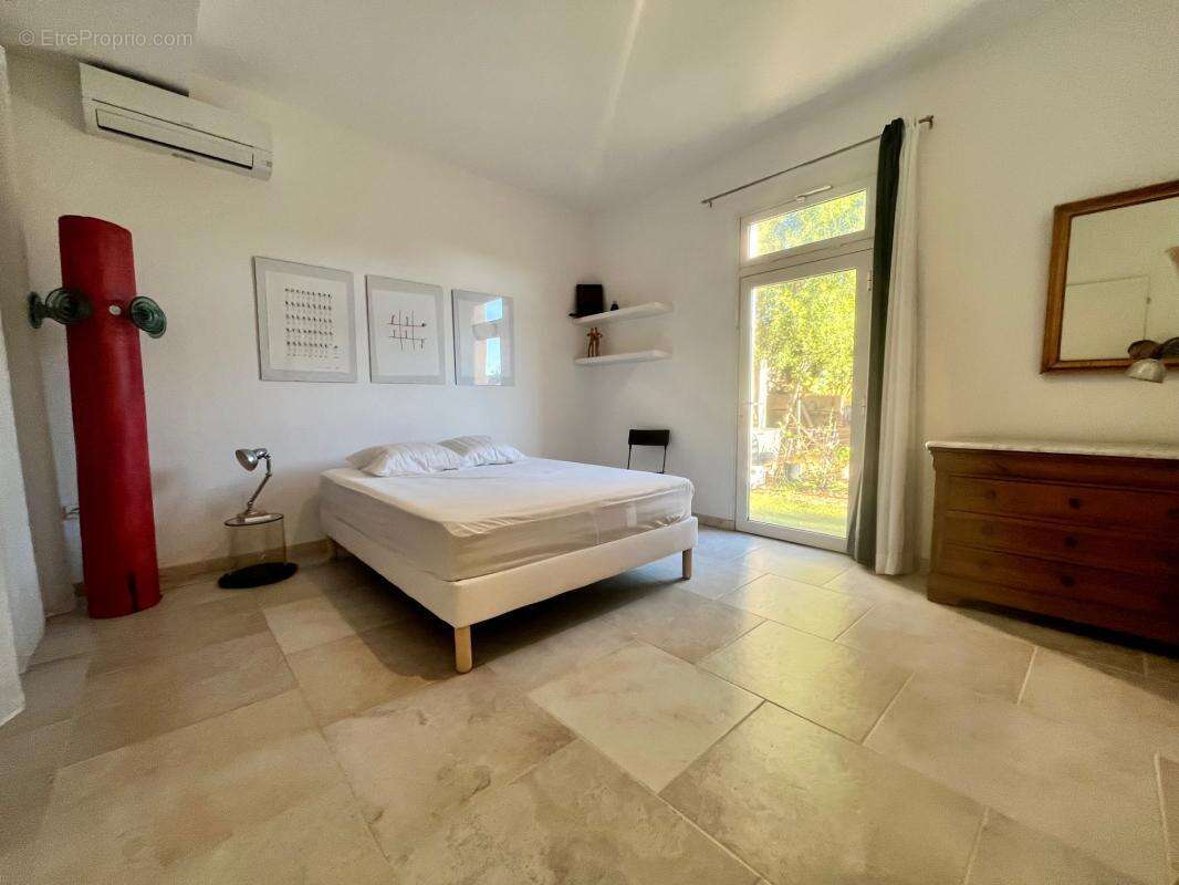 Appartement à LES ISSAMBRES