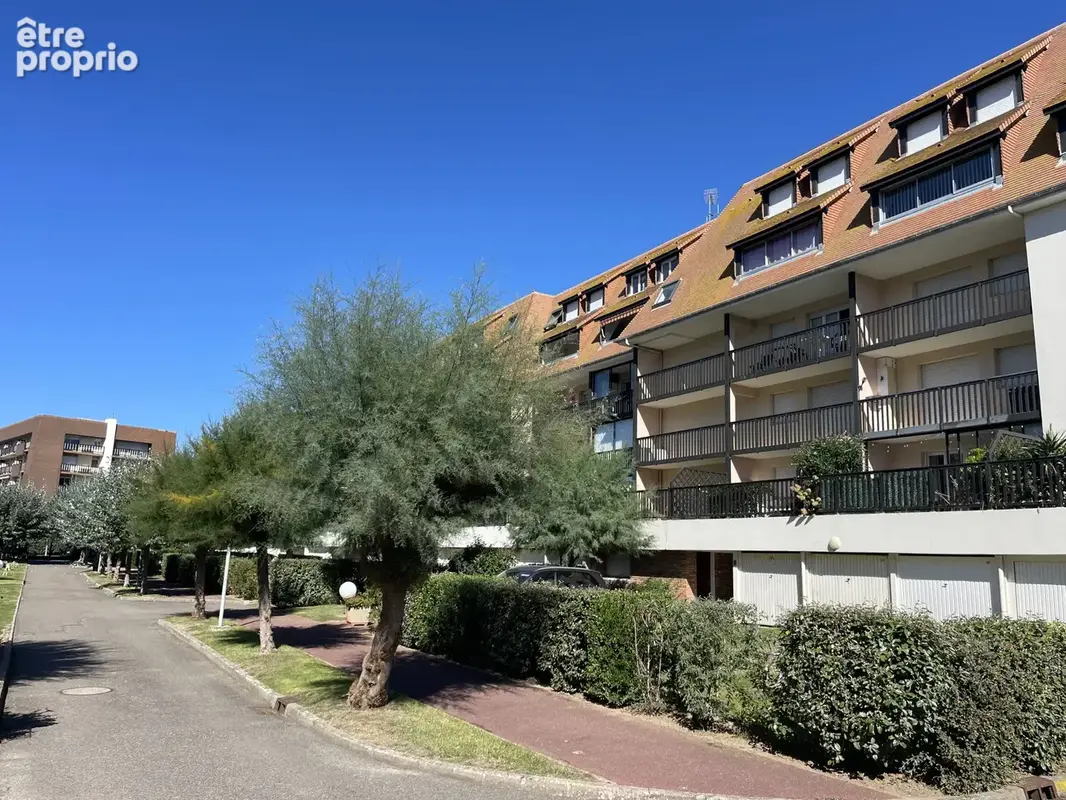 Appartement 2 pieces 25m2 renové vue mer ! vendu meublé ! - photo 9