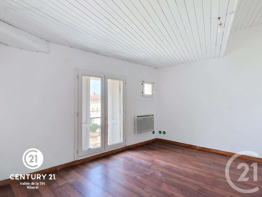 Maison 85 m² à Saint-Esteve  - photo 4