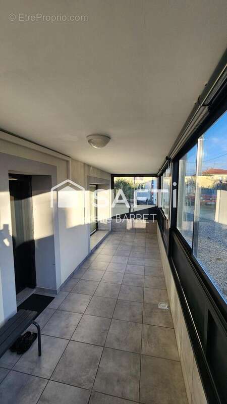 Photo 2 - Maison à DECINES-CHARPIEU