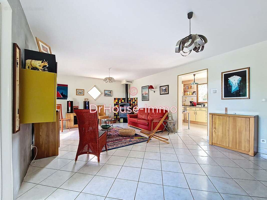 Maison à LES CLAYES-SOUS-BOIS