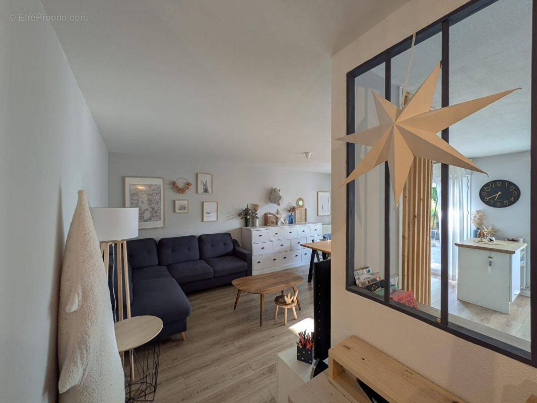 Appartement à PRINGY