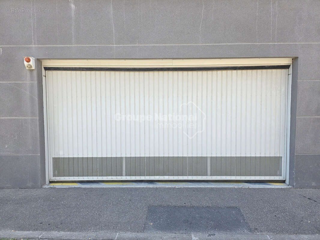 Parking à MIRAMAS