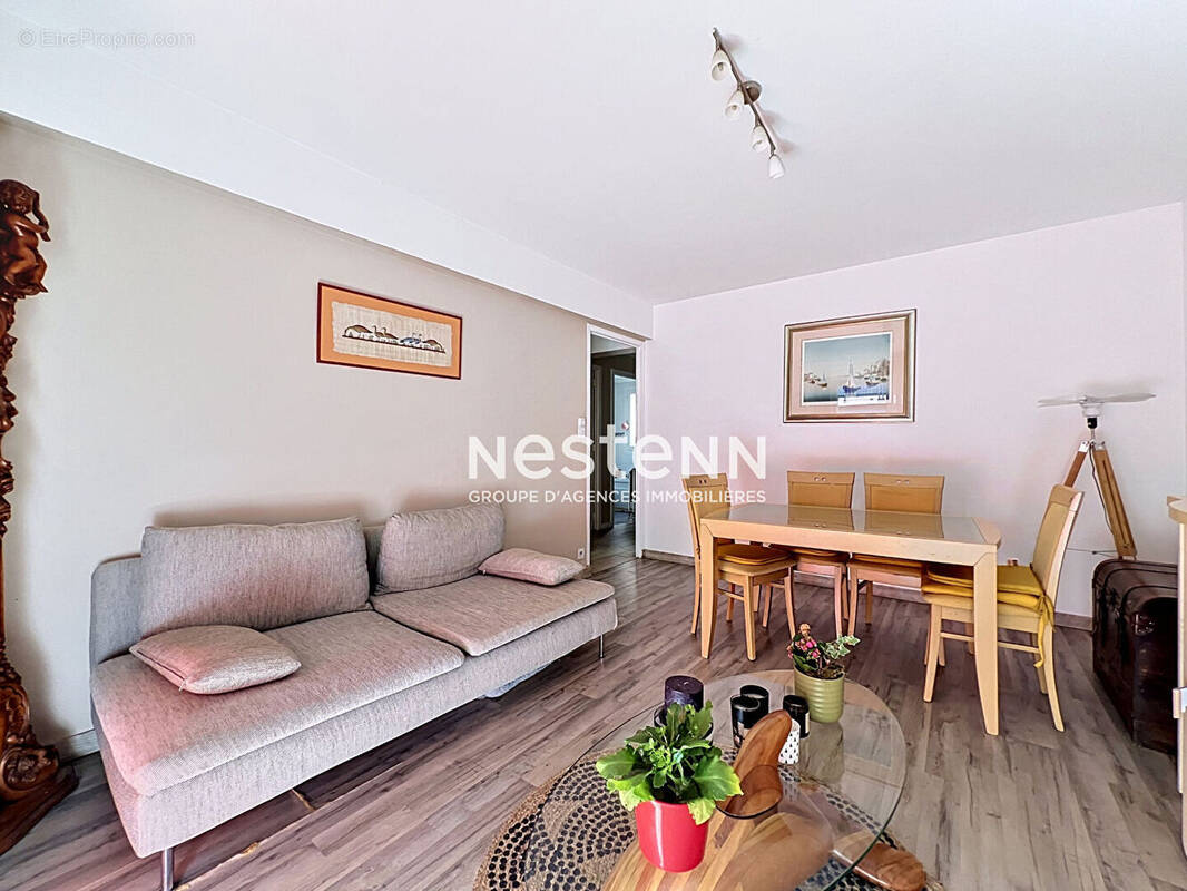 Appartement à VALLAURIS