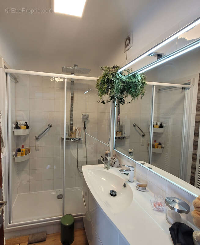 Appartement à SAINT-CYR-SUR-MER