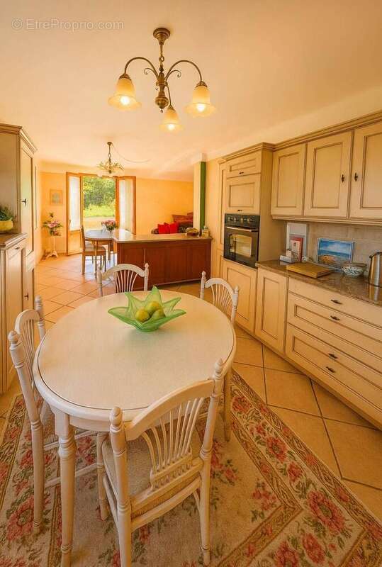 Appartement à LES MARCHES