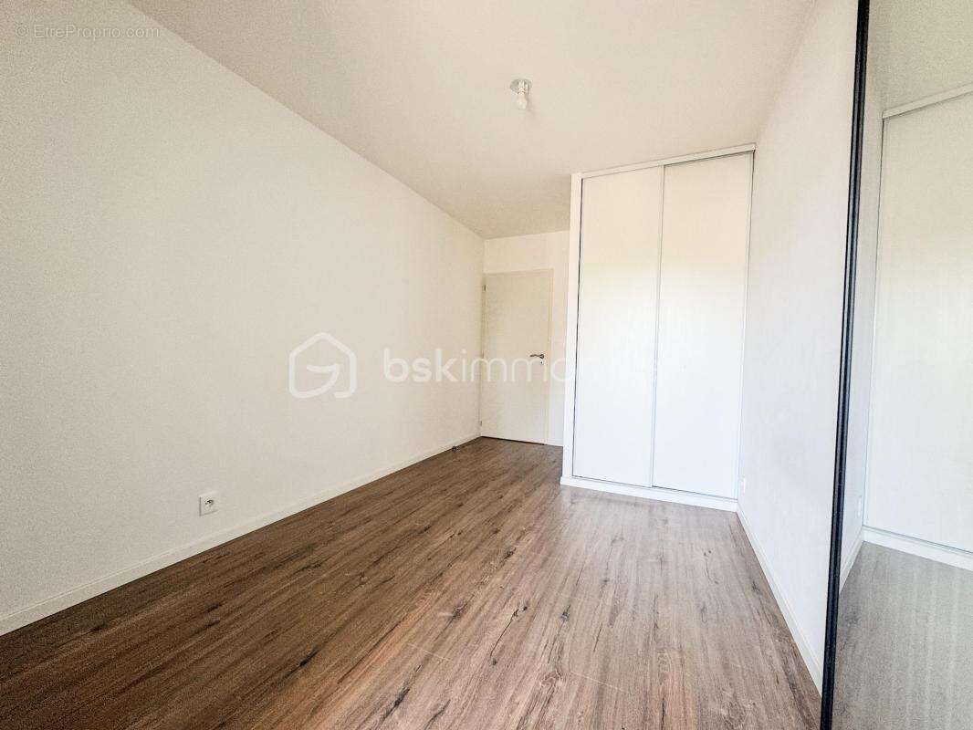 Appartement t3 - 64m2 - photo 7