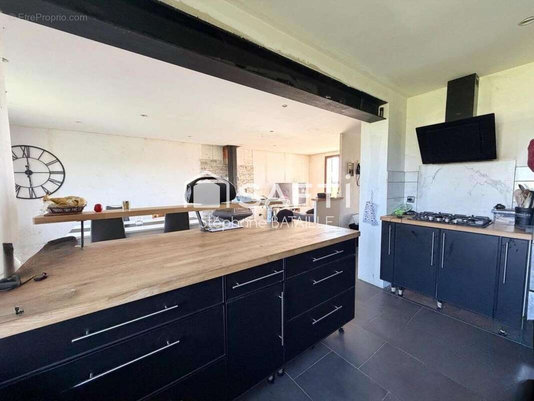Maison 88 m² à Thurageau  - photo 2