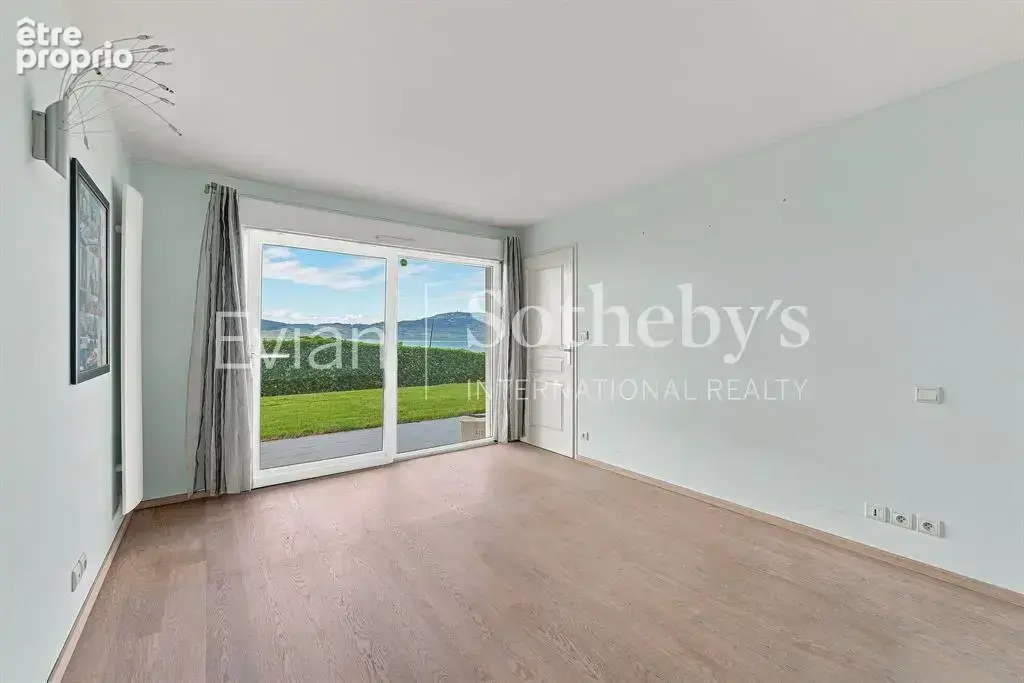 St Gingolph, Un panorama exceptionnel sur le lac, à deux pas de la Suisse Appartement T5 - photo 10