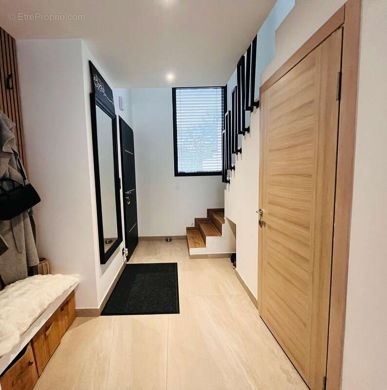 Maison contemporaine 2024 MEUCON – DPE A/A – Tout à pied, confort et prestations de qualité - photo 3