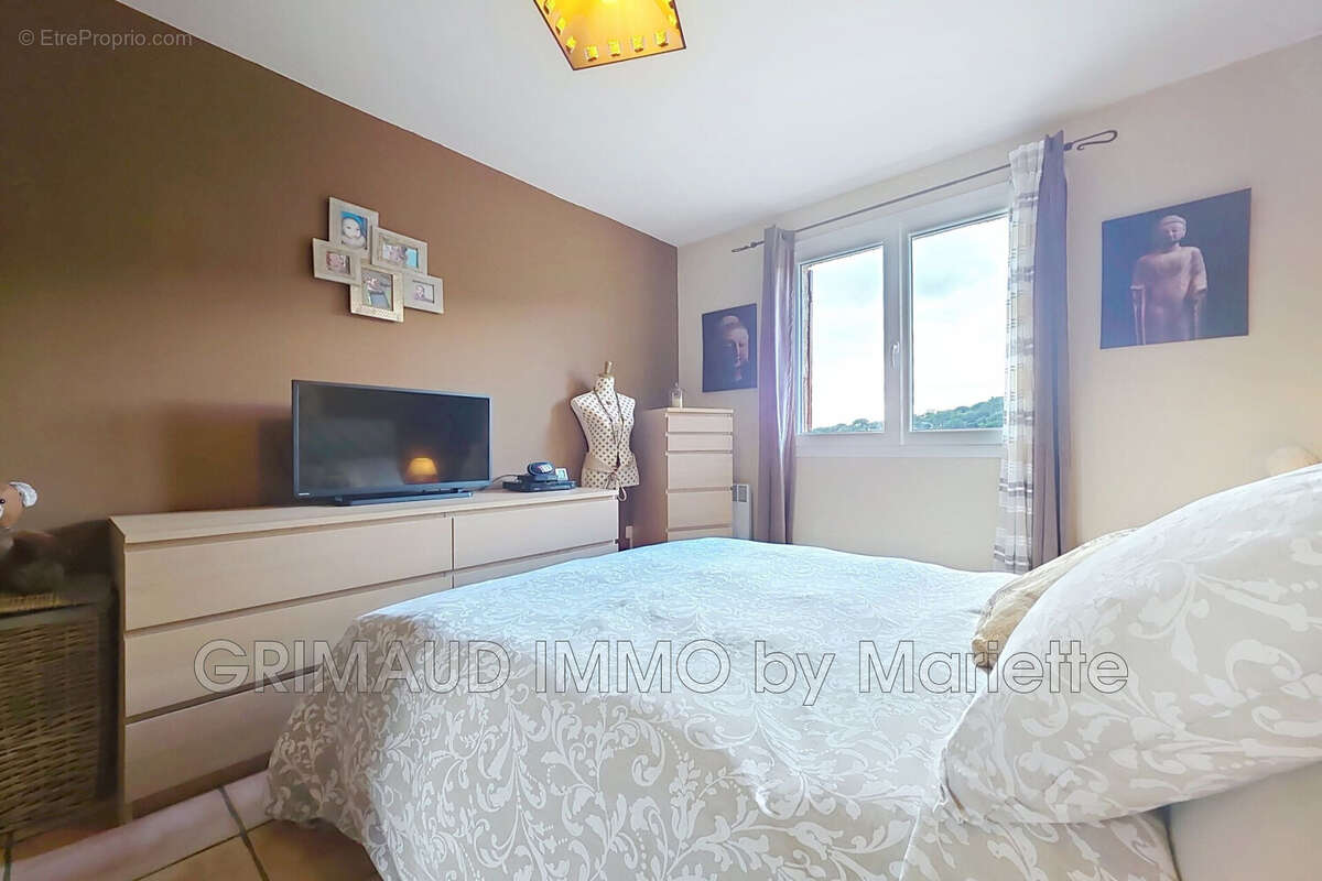 Appartement à GRIMAUD