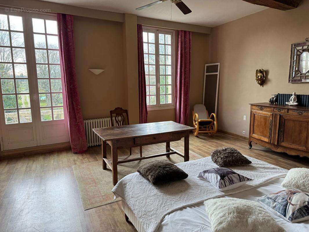 Maison à SAINT-EMILION