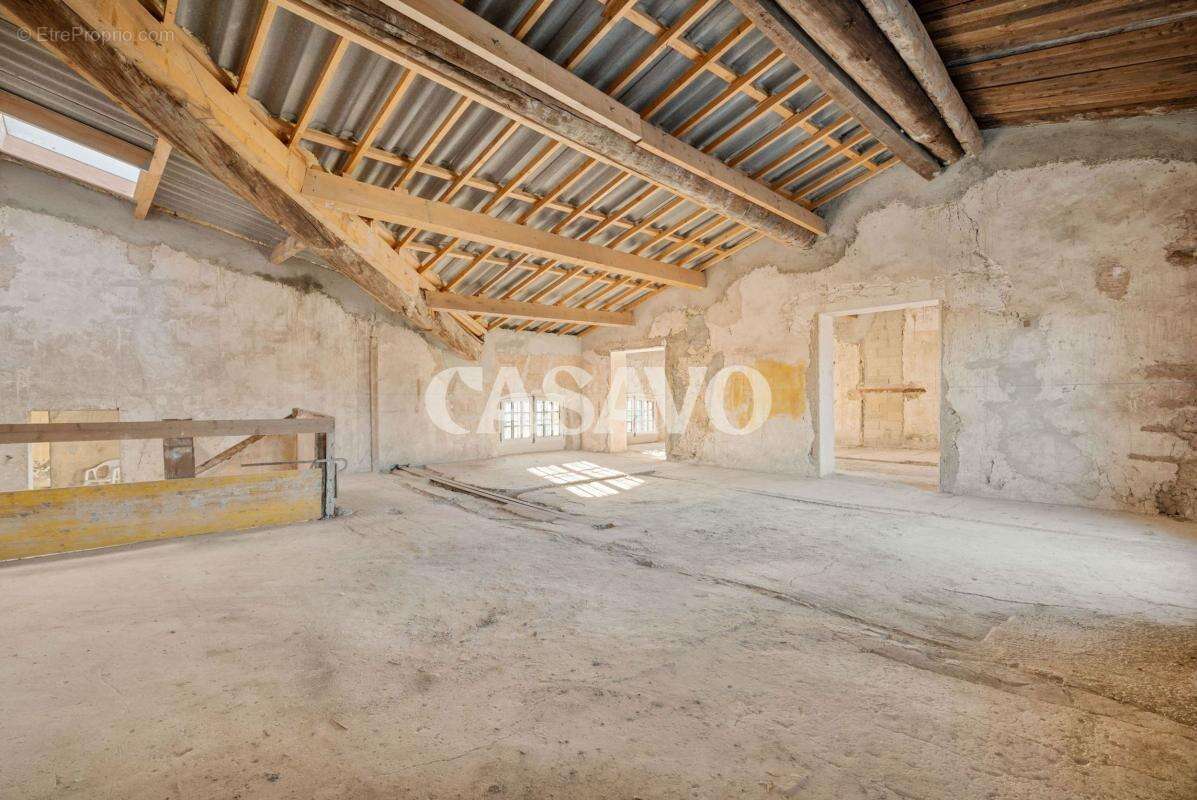 Appartement à LAMBESC