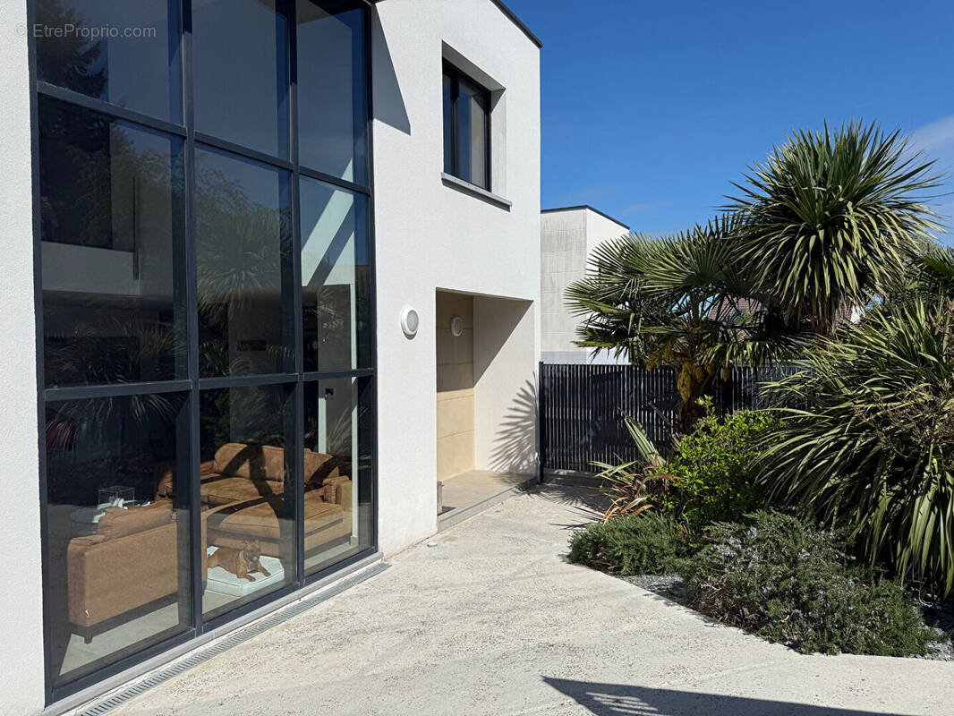 Maison à VULAINES-SUR-SEINE