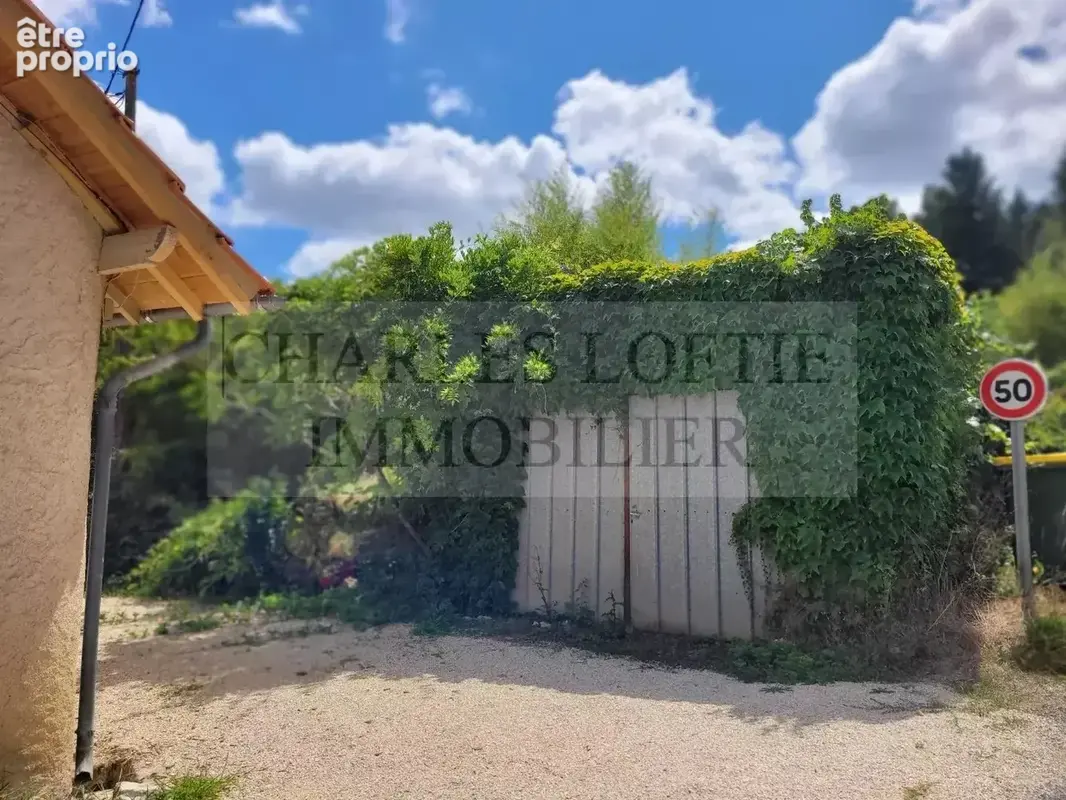 Maison de plain-pied avec terrain de près de 1500 m² - photo 9