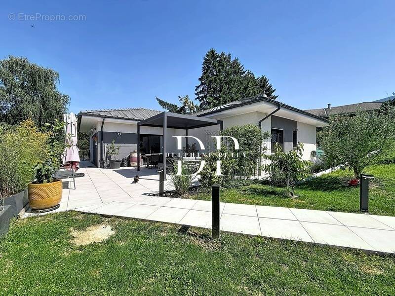 Maison à CRANVES-SALES