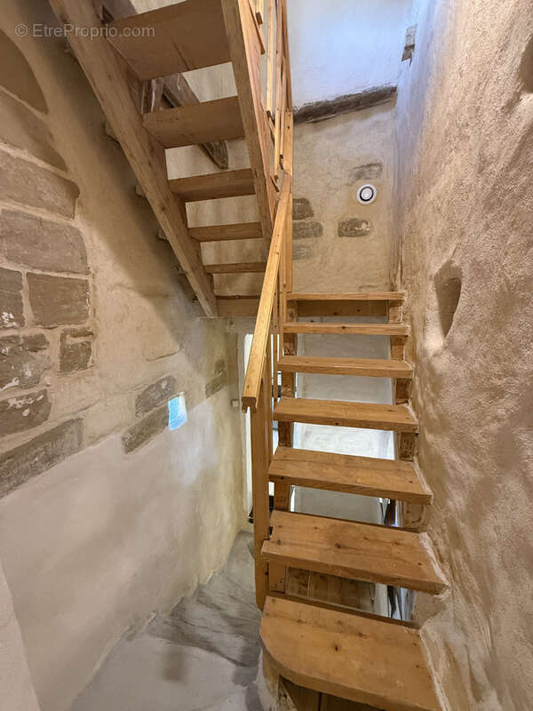 Maison à SAINTE-ANASTASIE