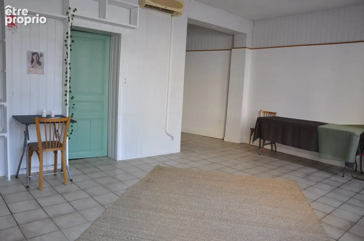 Immeuble de caractère en centre-ville, avec local commercial, duplex et appartement loué - photo 7