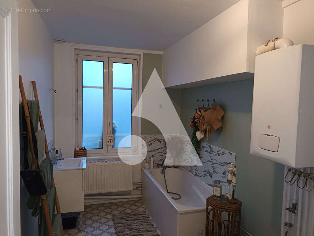 Maison à VIEUX-CONDE