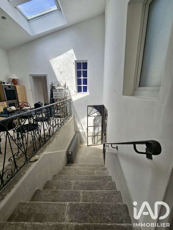 Maison 260 m² à Villeneuve-De-Berg  - photo 5