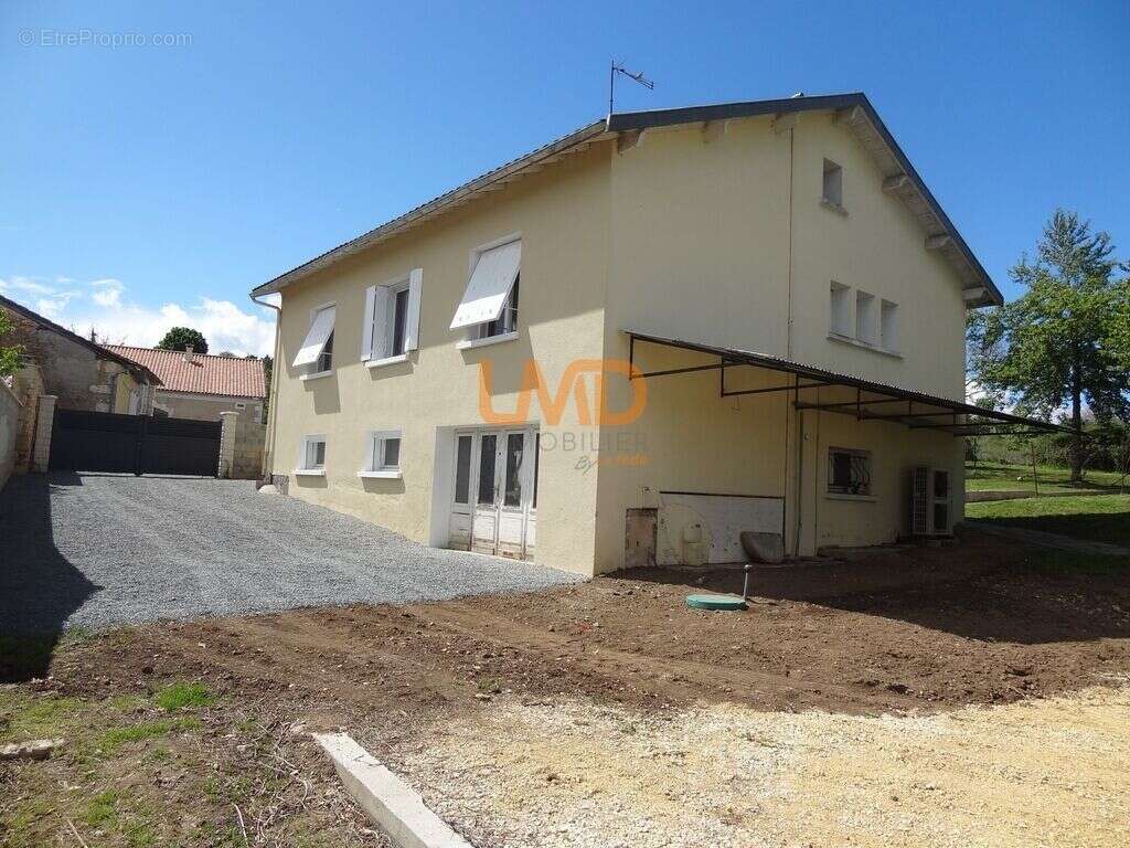 Maison à DOUZILLAC