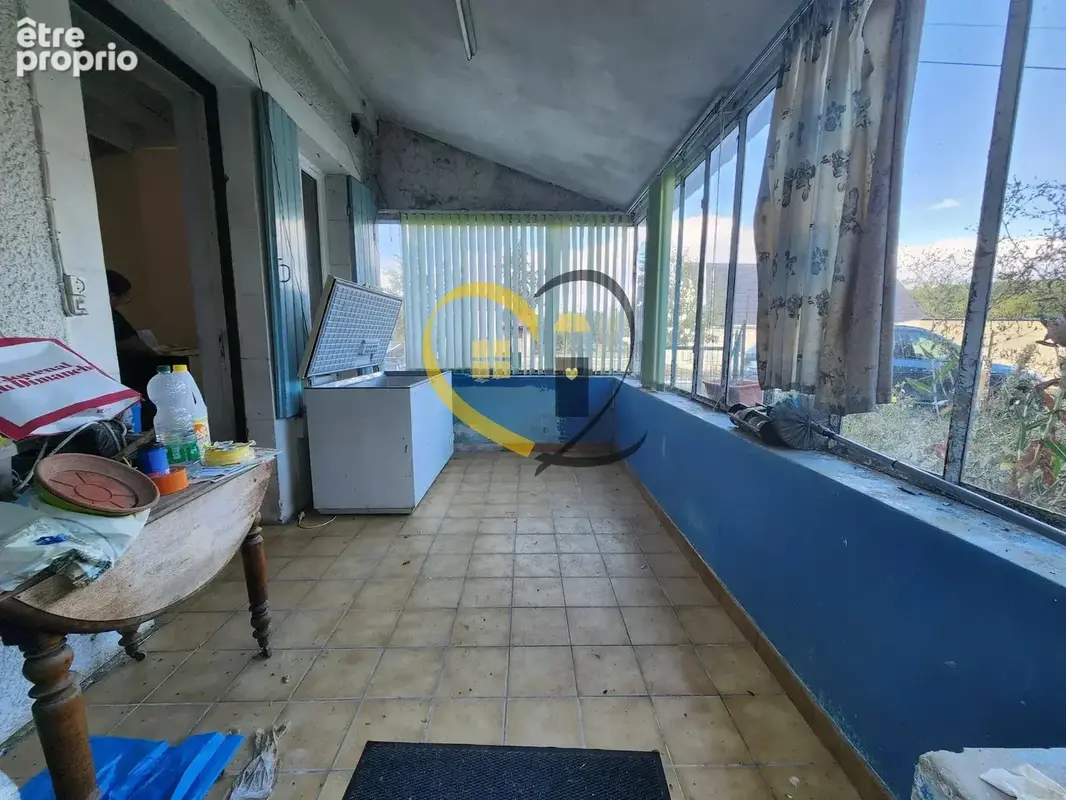 Maison à rénover avec grange et dépendances sur 1 000 m² de terrain - photo 4