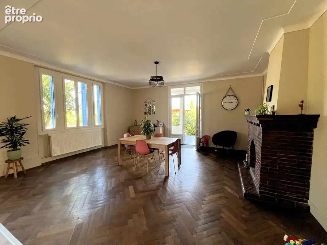 Maison 257m², 5 chambres, 3249m² de terrain, grande dépendance - photo 6