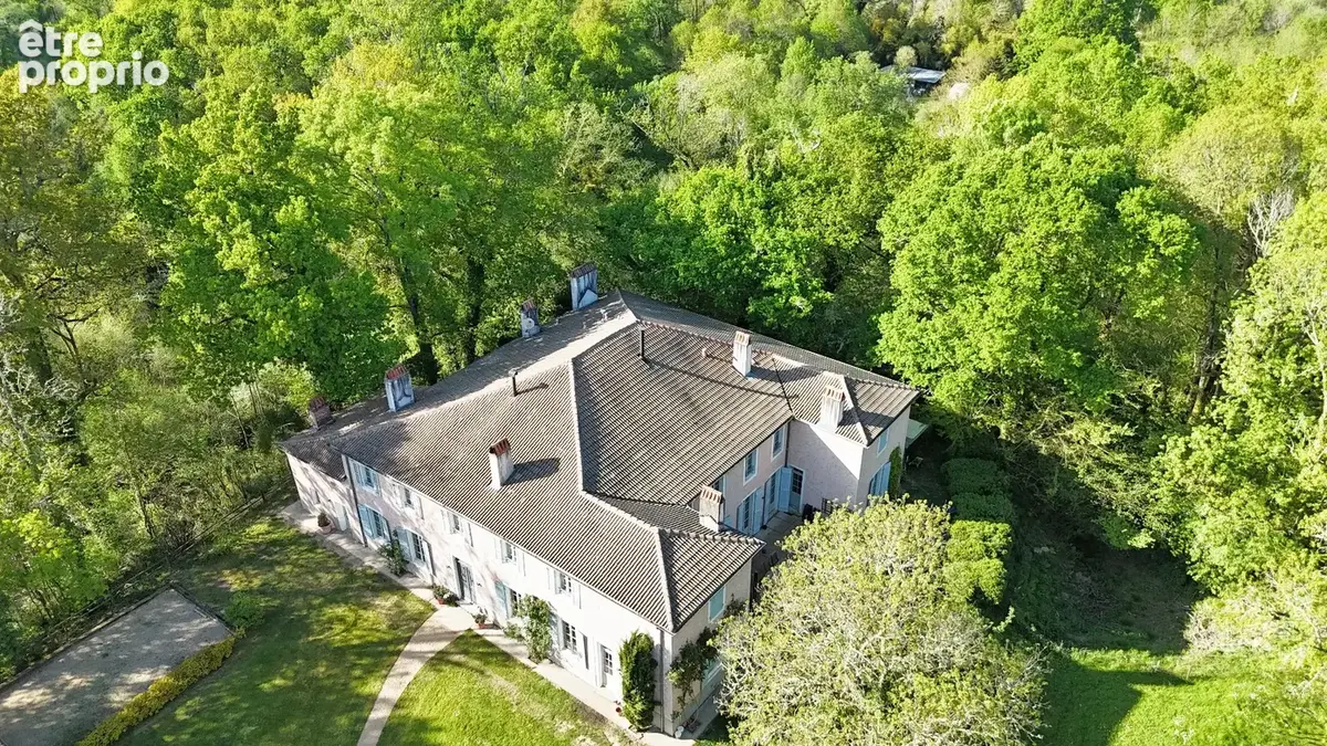 Propriété d'exception  Manoir historique au cur de près de 3 hectares - photo 2
