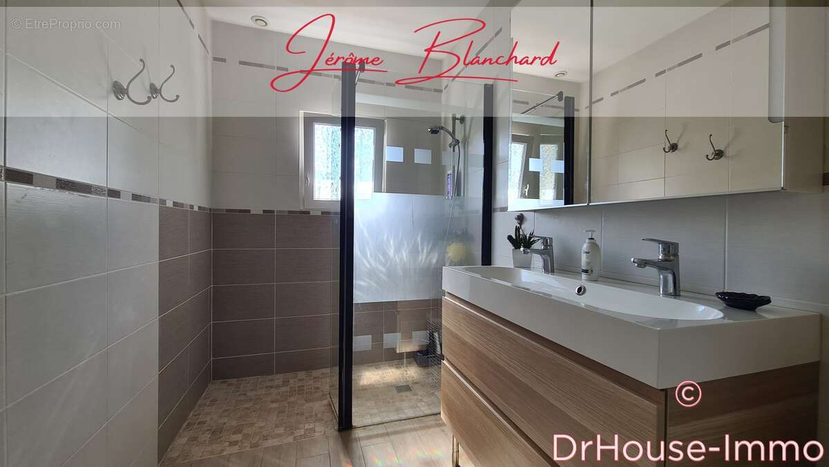 Maison à AMBARES-ET-LAGRAVE