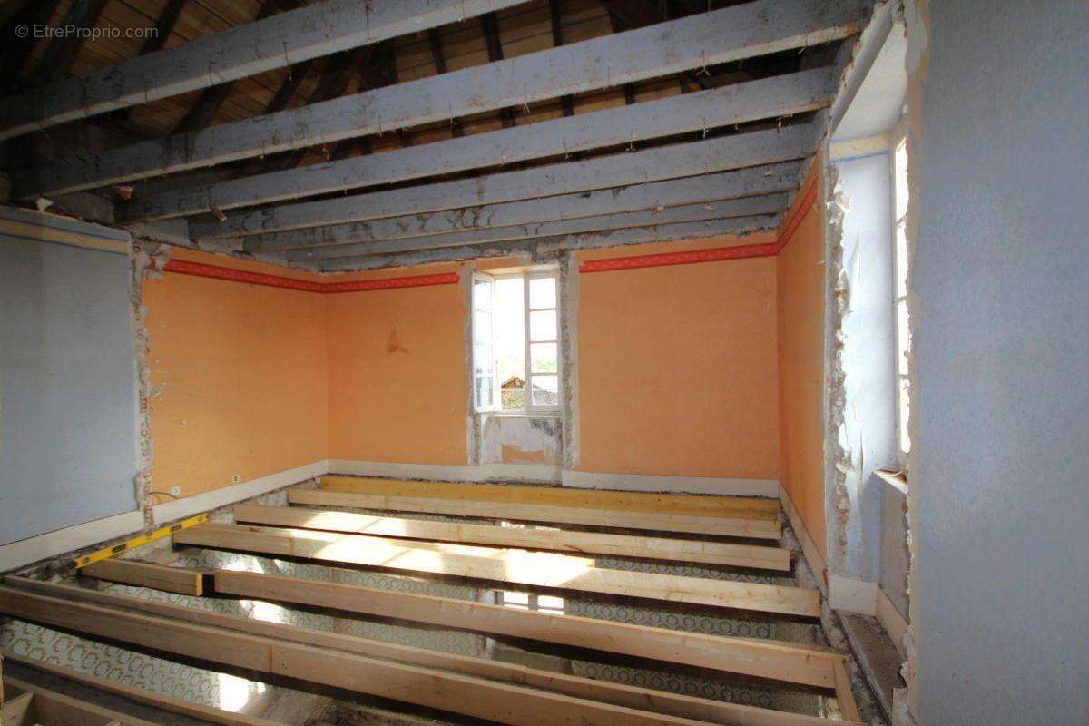 Maison à LA SALVETAT-PEYRALES