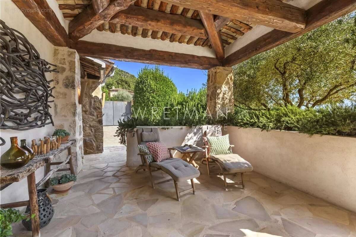 Maison à TOURRETTES-SUR-LOUP