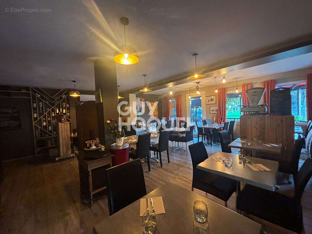 Commerce à ESCOURCE