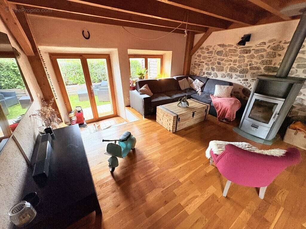 Appartement à SAINT-MARTIN-BELLEVUE