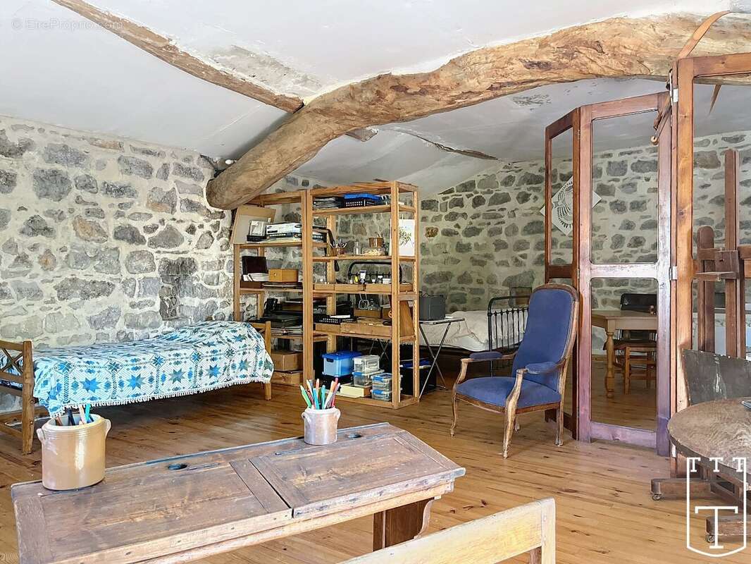 100% charme avec cette bâtisse + 1 dépendance [sud Ardèche] - photo 22