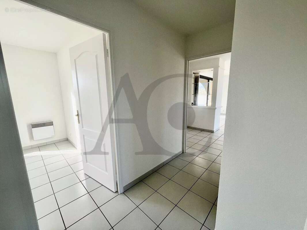 Appartement à VILLENEUVE-LOUBET