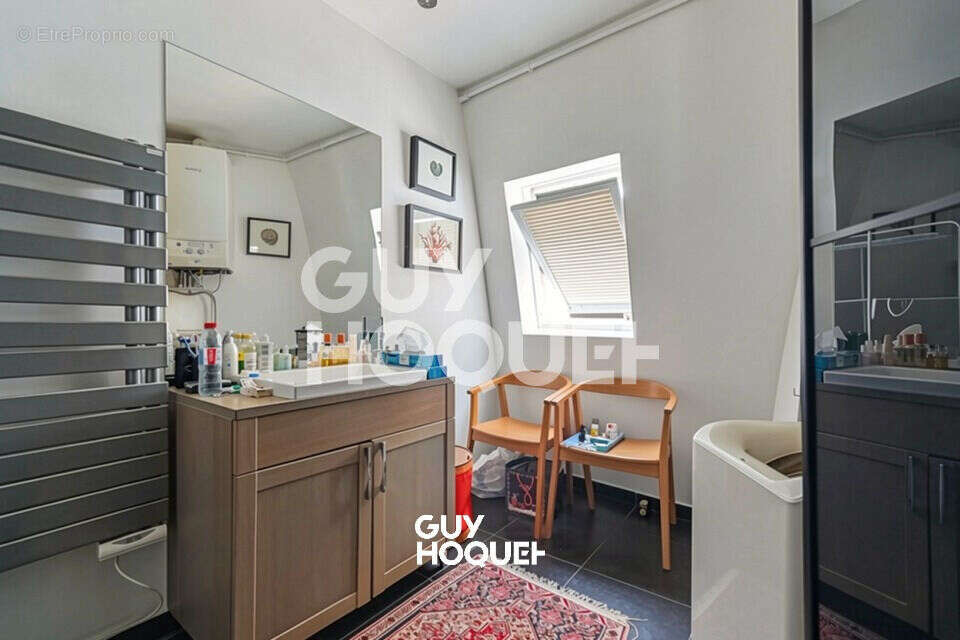 Appartement à PARIS-10E