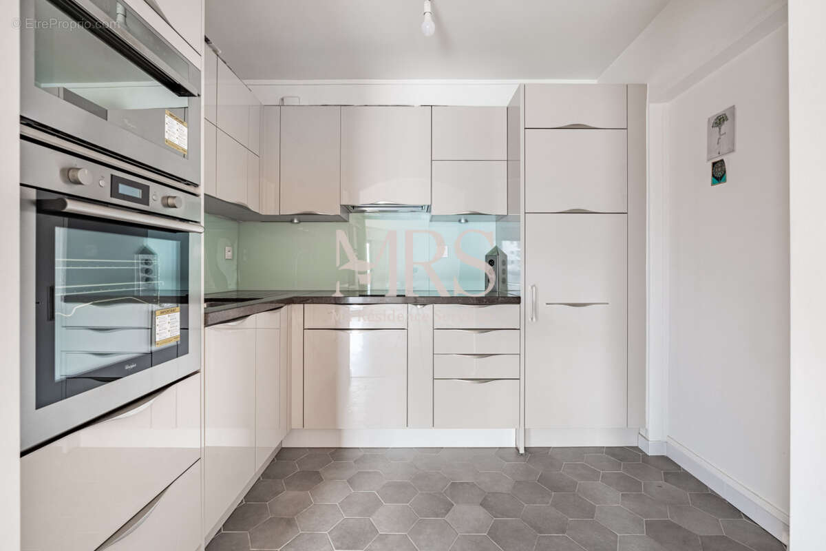 Appartement 71 m² à Paris-15e  - photo 8