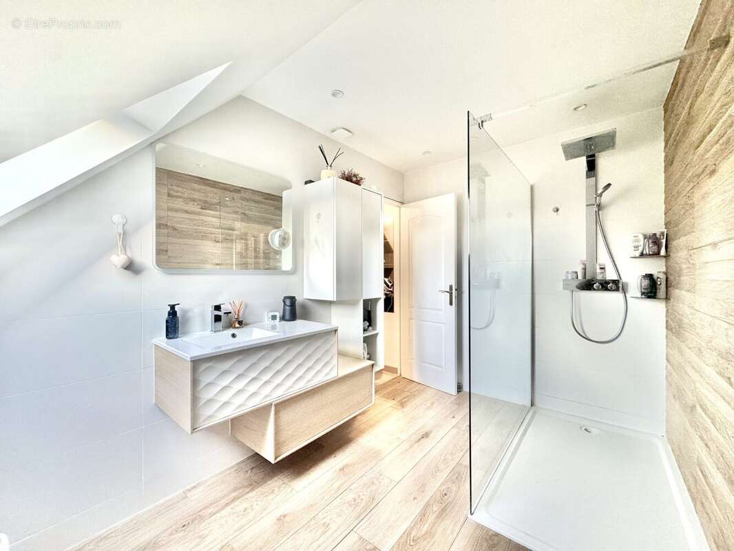 Maison à VILLECRESNES