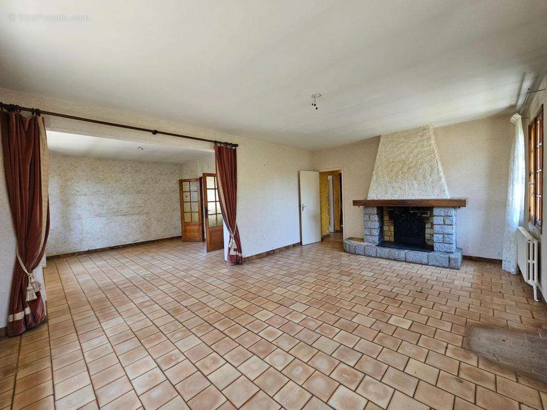 Maison à MAROLLES-LES-BRAULTS