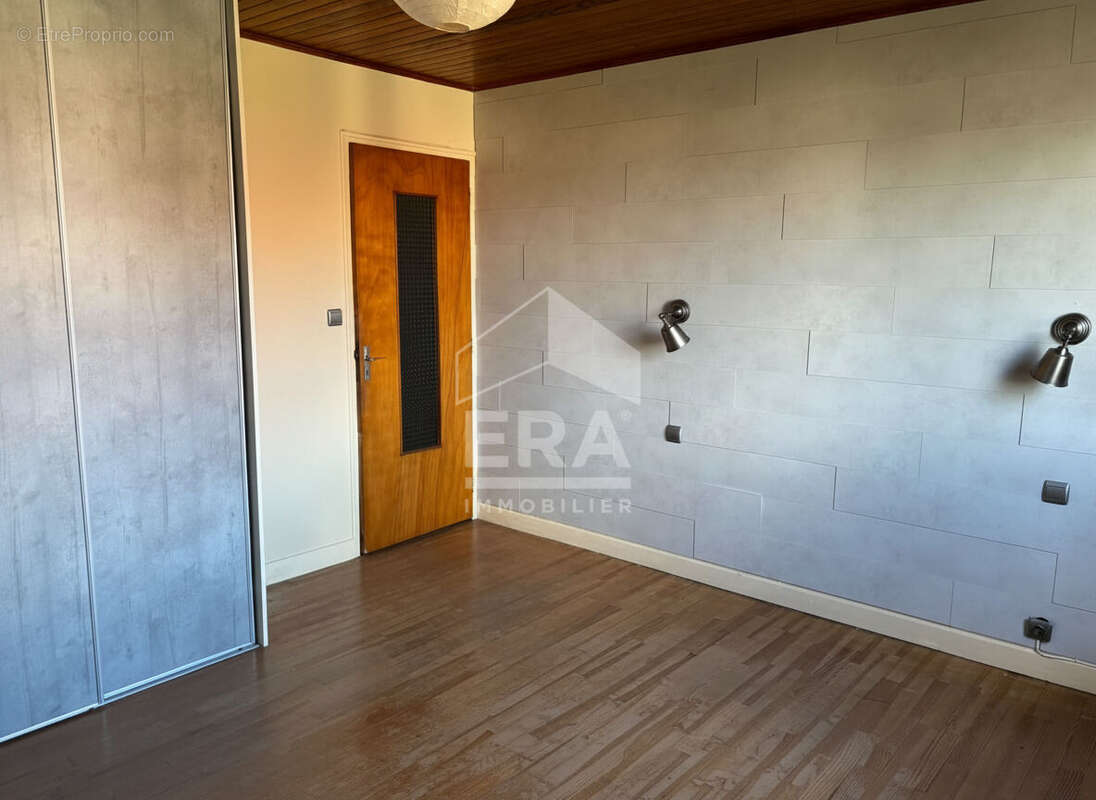 Appartement à ORCHAMPS-VENNES