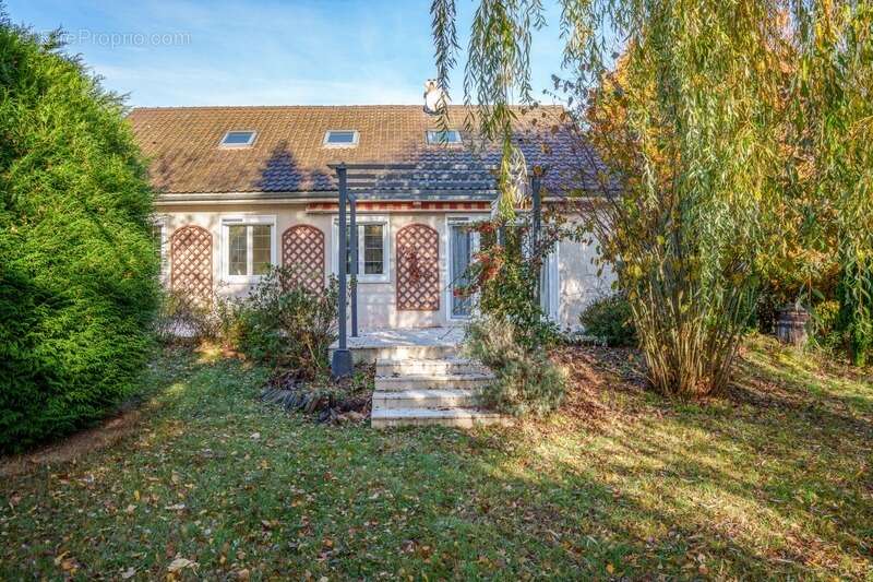 Maison à CHARENTILLY