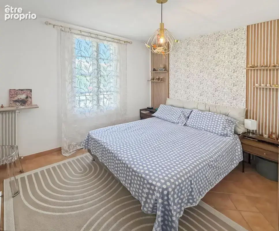 À Vendre à Uzès- Appartement T4 70m2 avec stationnement - photo 6
