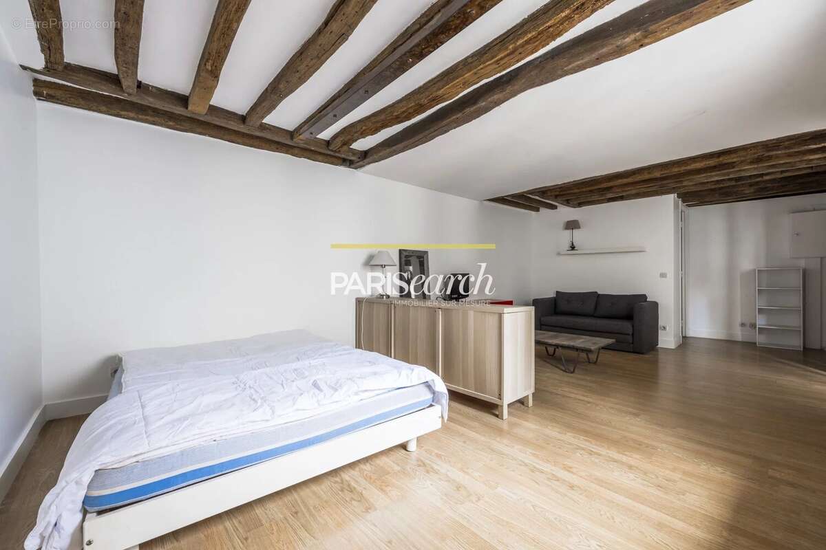 Appartement à PARIS-3E