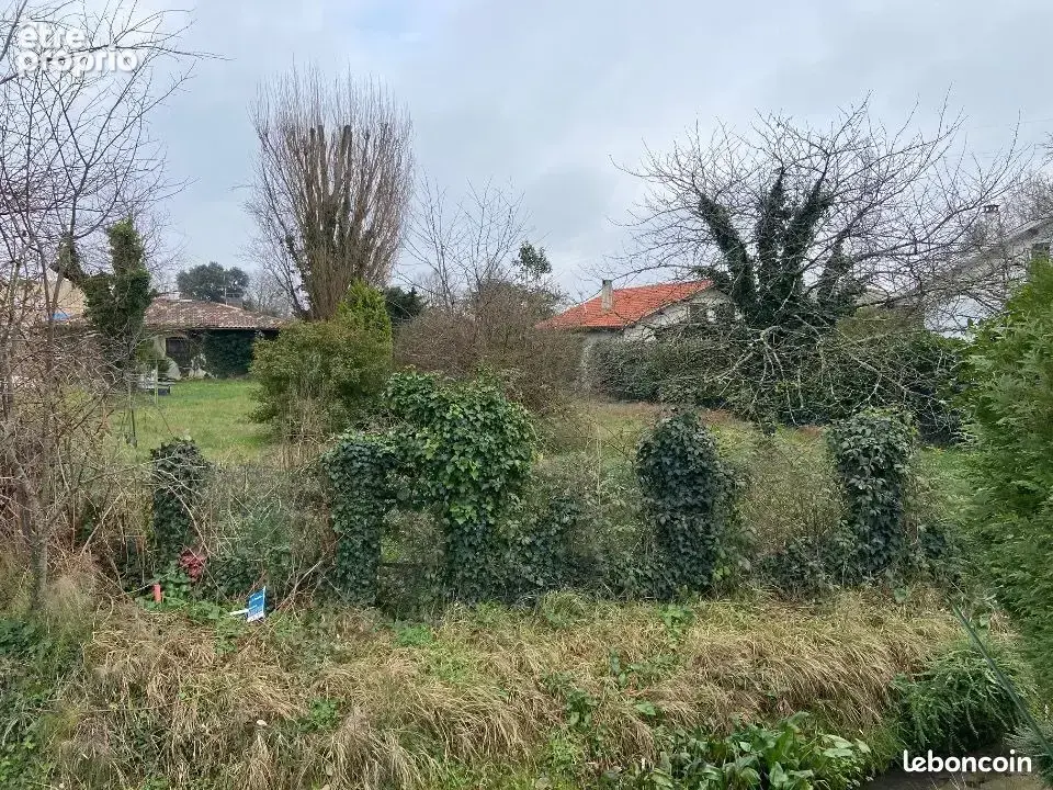 Photo Terrain à Laroque au prix de 62 000€
