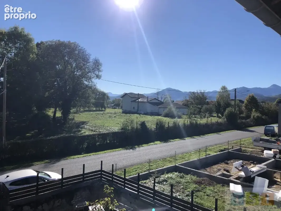 Maison ancienne en pierre et dépendances sur terrain de 362 m² - photo 3