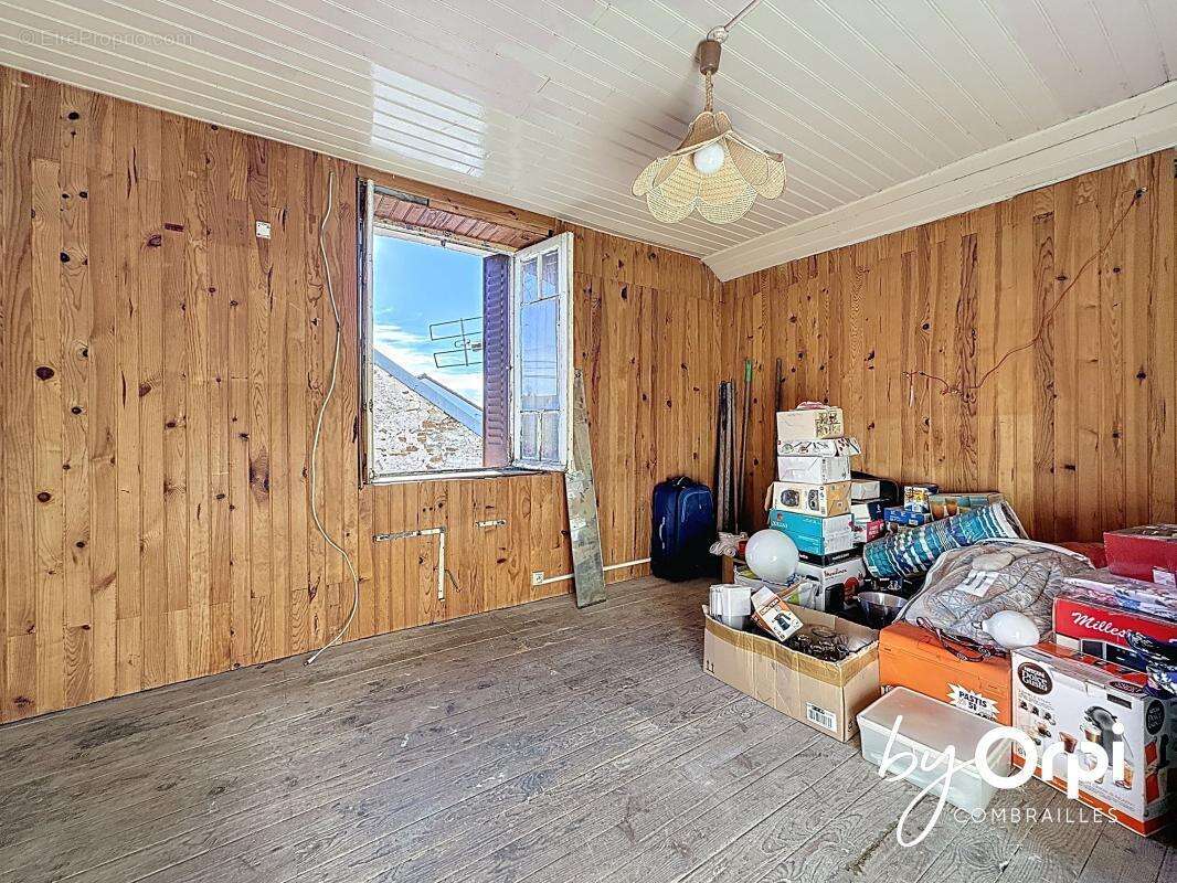 Maison à SAINT-ELOY-LES-MINES