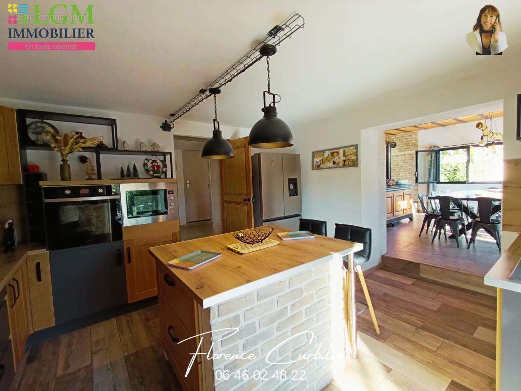 Maison à SAINT-HILAIRE-DE-BRETHMAS