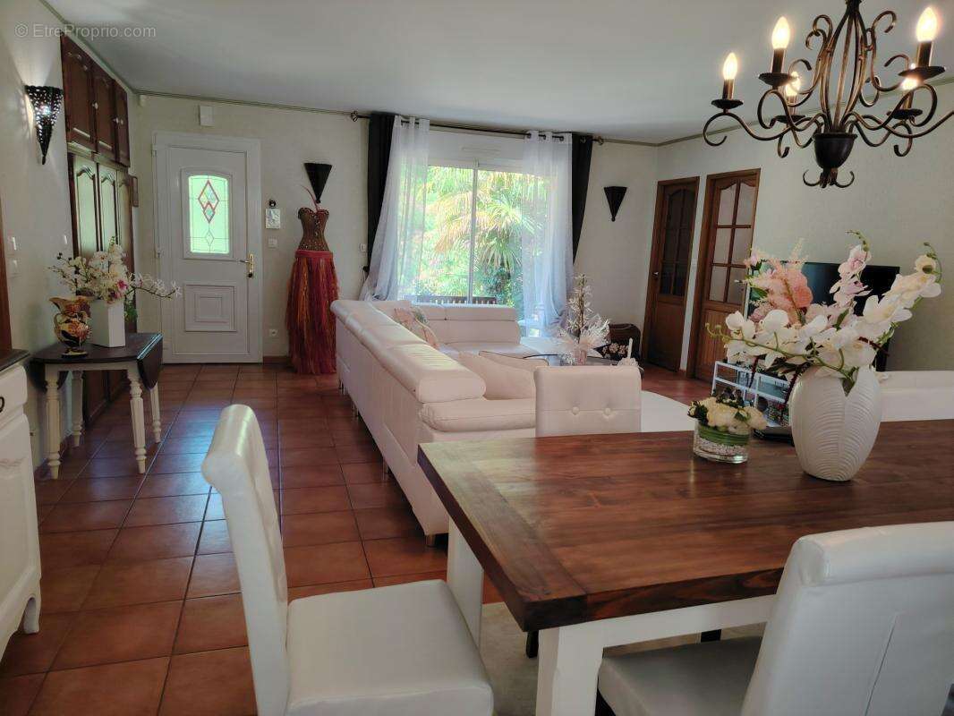 Belle maison avec vue dominante sur la vallée- A 5 minutes de la gare de Poitiers - photo 8